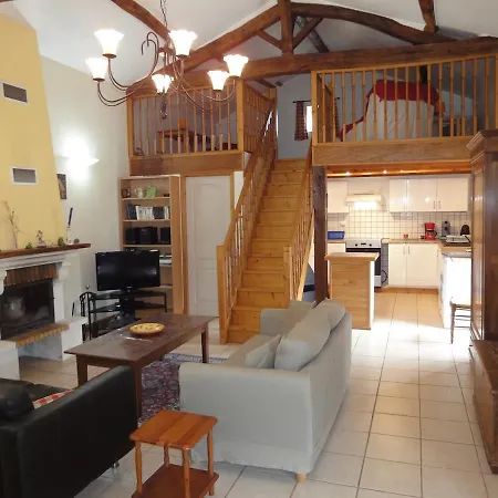 Du Puits De La Barre Holiday home *